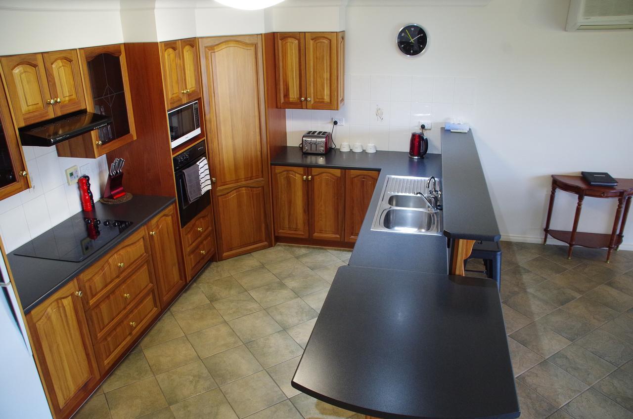 Marina Park View Villa Port Lincoln Bagian luar foto
